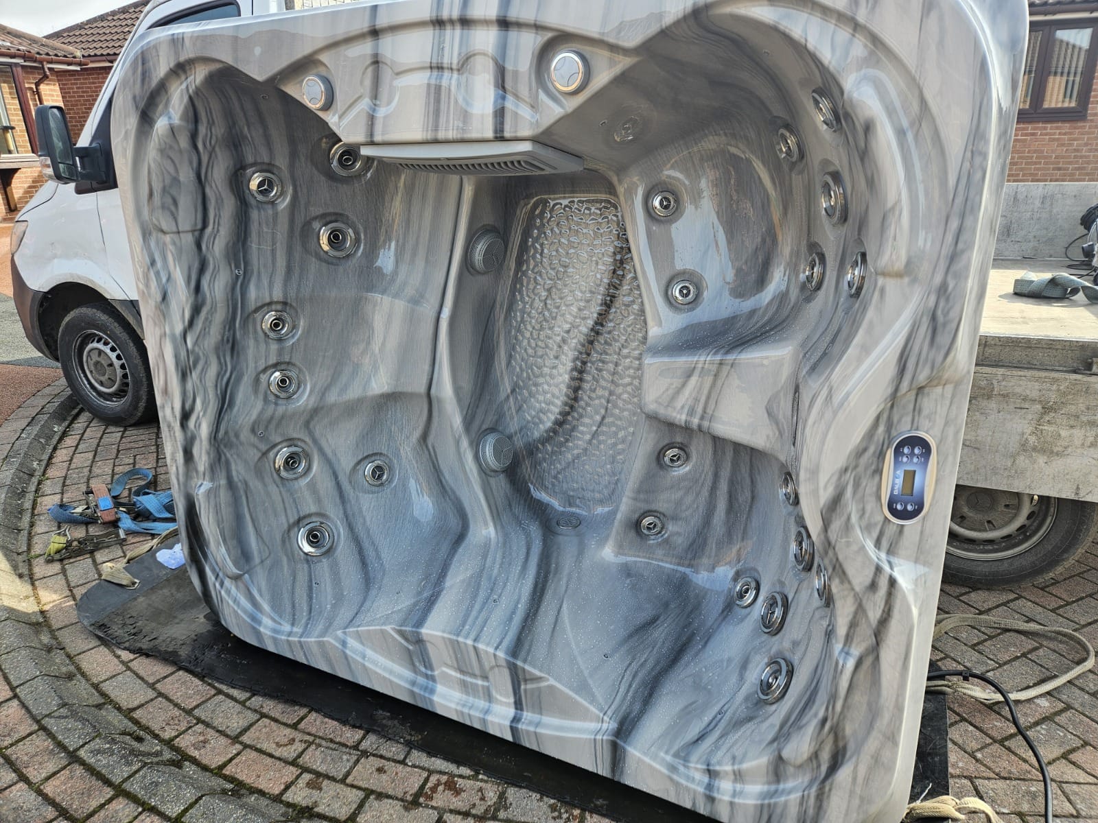 New Cuba Aurora 5 Person All Seater Hot Tub - Image 5