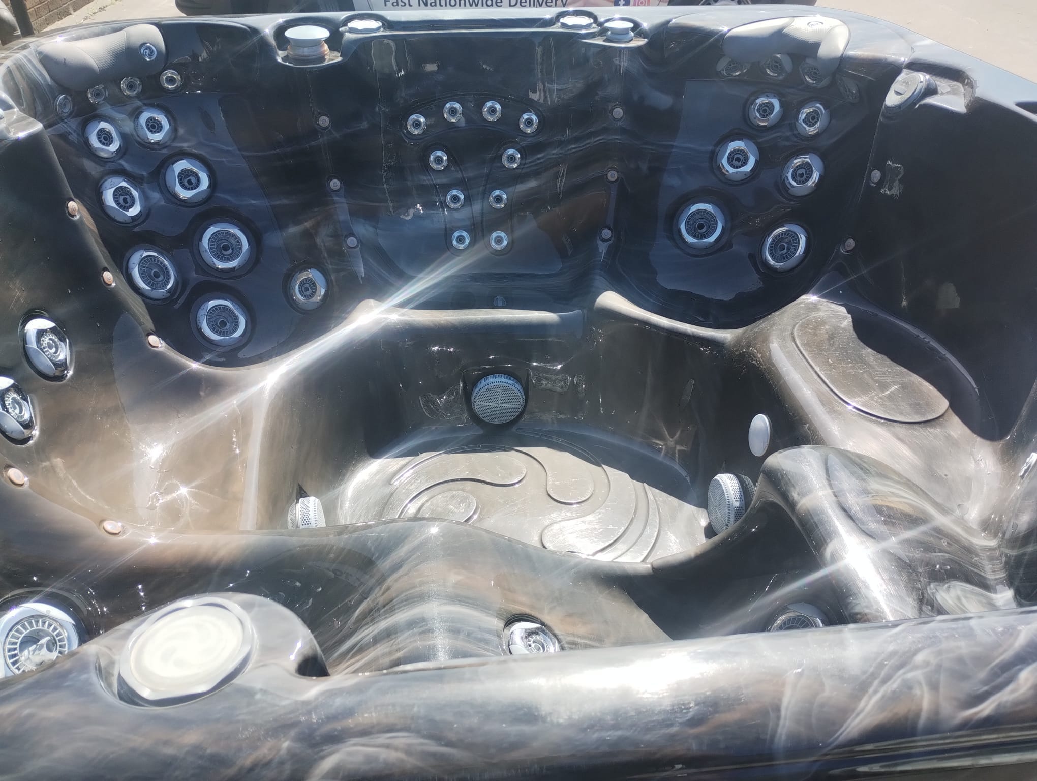 Crystal Shore 6 Person 5 Seater 1 Lounger Hot Tub - Image 18