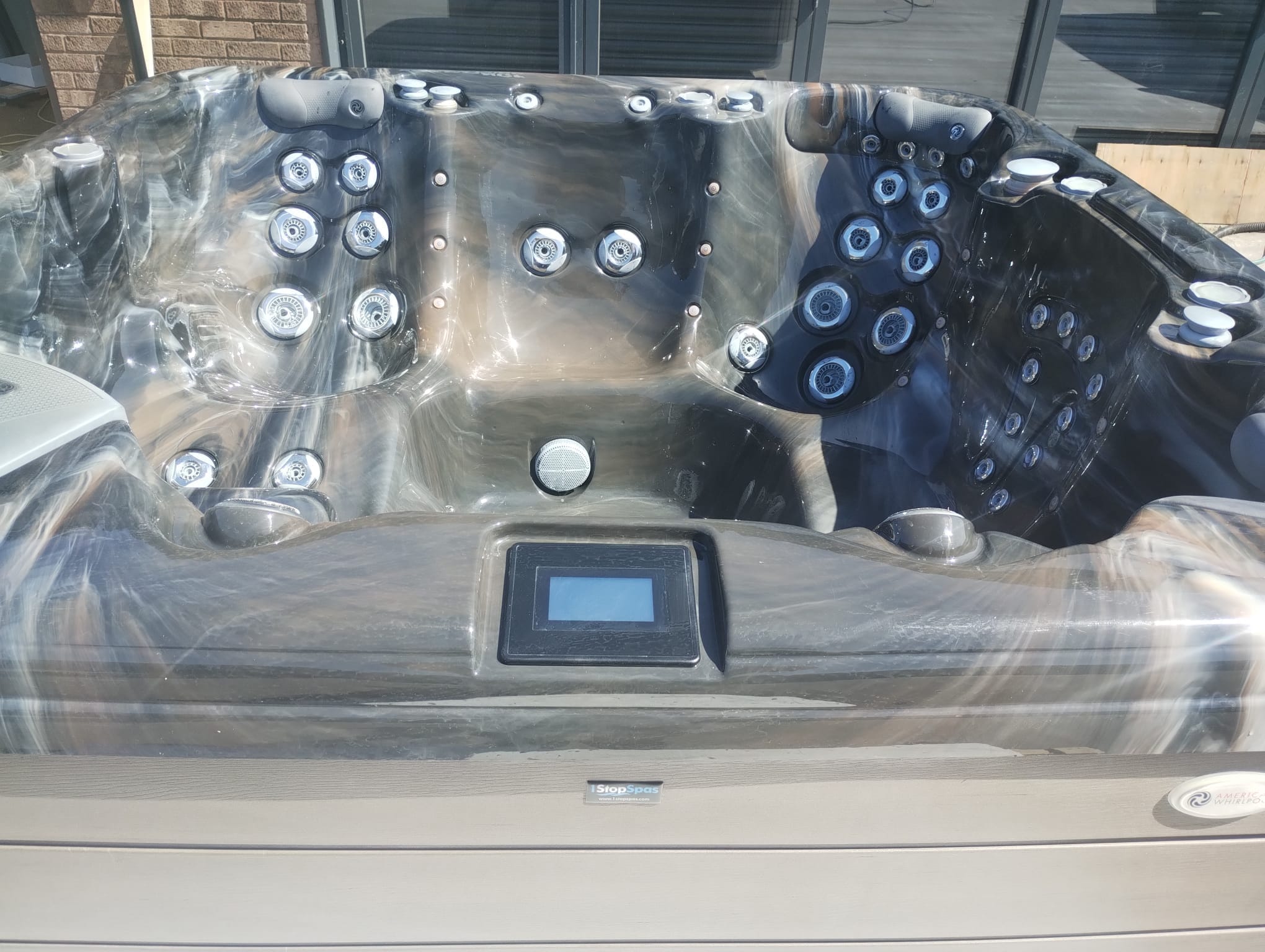 Crystal Shore 6 Person 5 Seater 1 Lounger Hot Tub - Image 26