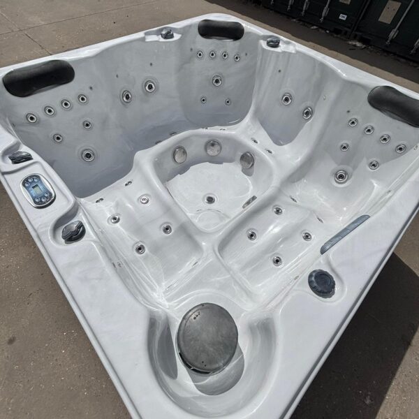 Platinum Spa Happy 5 Person 2 Lounger 3 Seater Hot Tub - Wild Water Spas