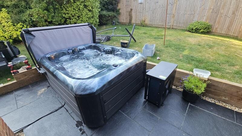 Pro Beach + 5KW Aquaintel Air Source Heat Pump - Image 2
