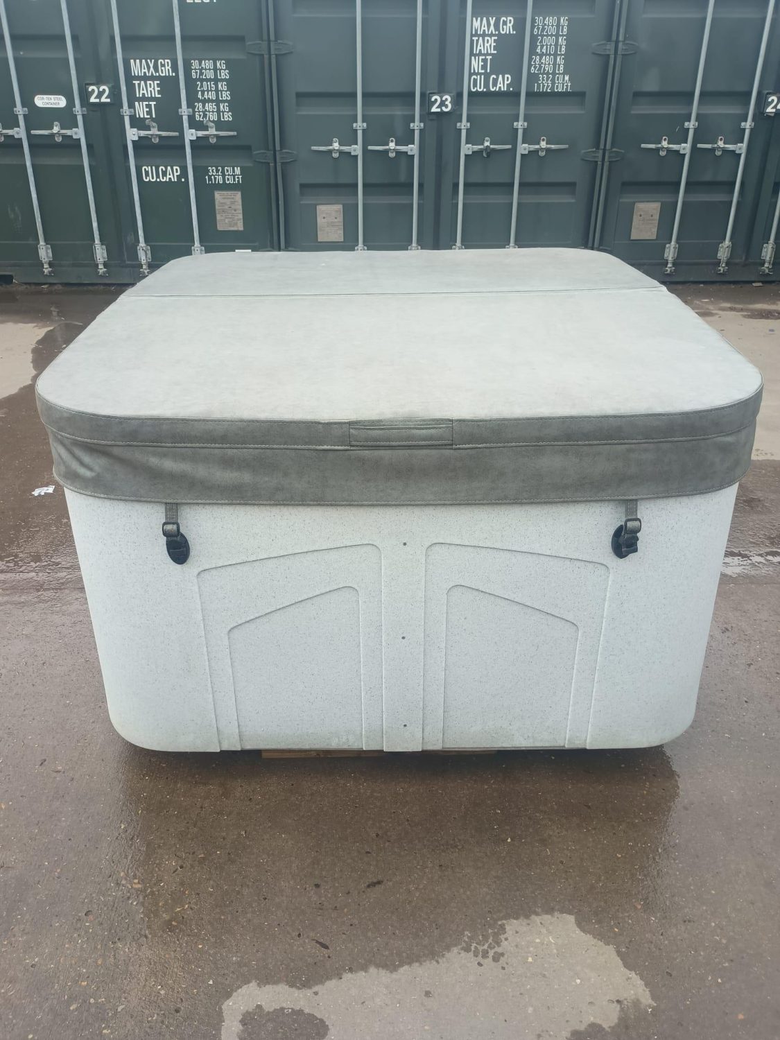 California Spa 13-Jet Malibu Roto Molded