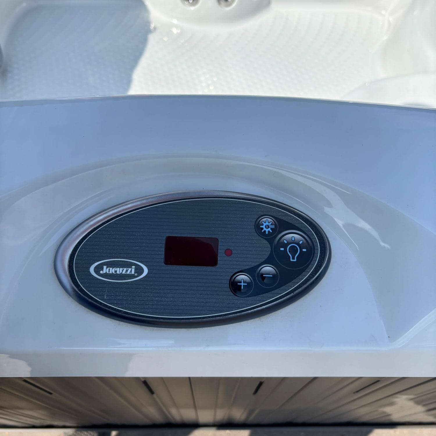 Jacuzzi J225