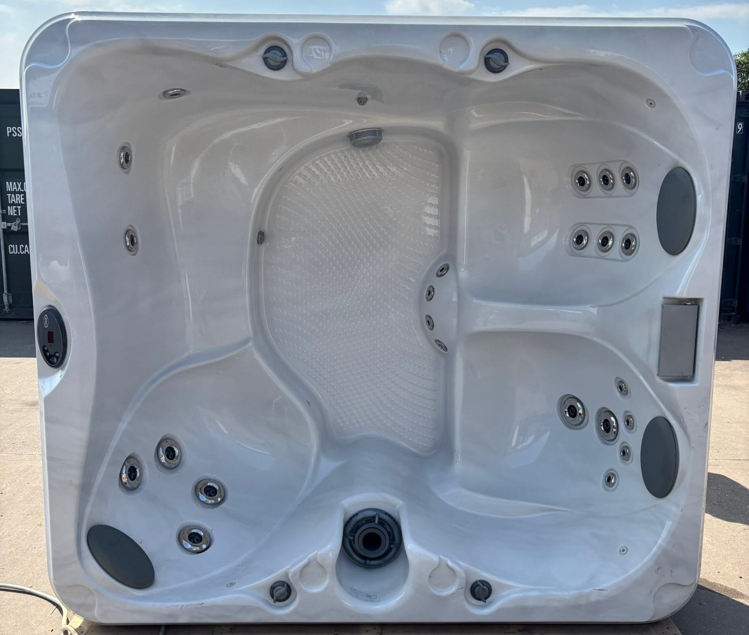 Jacuzzi J225