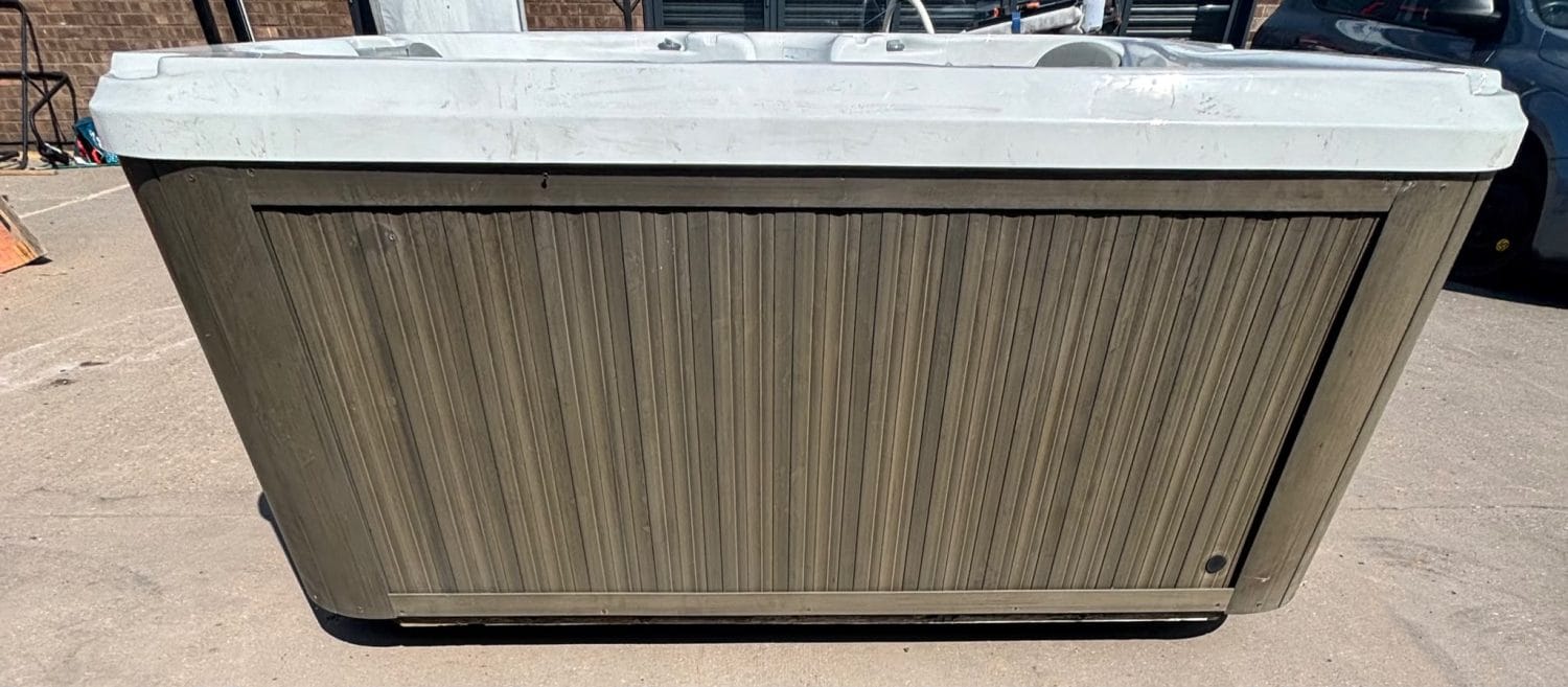Jacuzzi J225