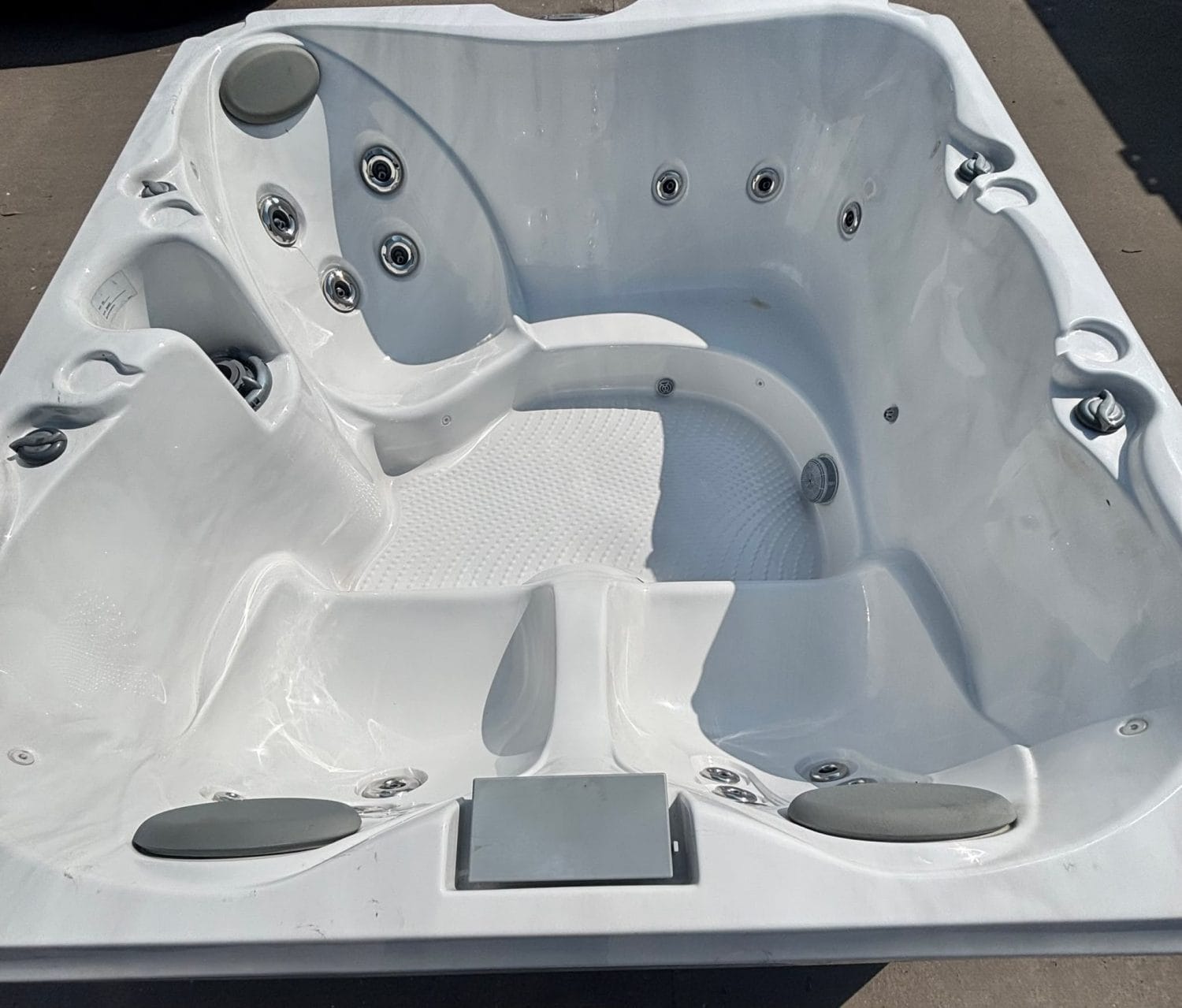 Jacuzzi J225