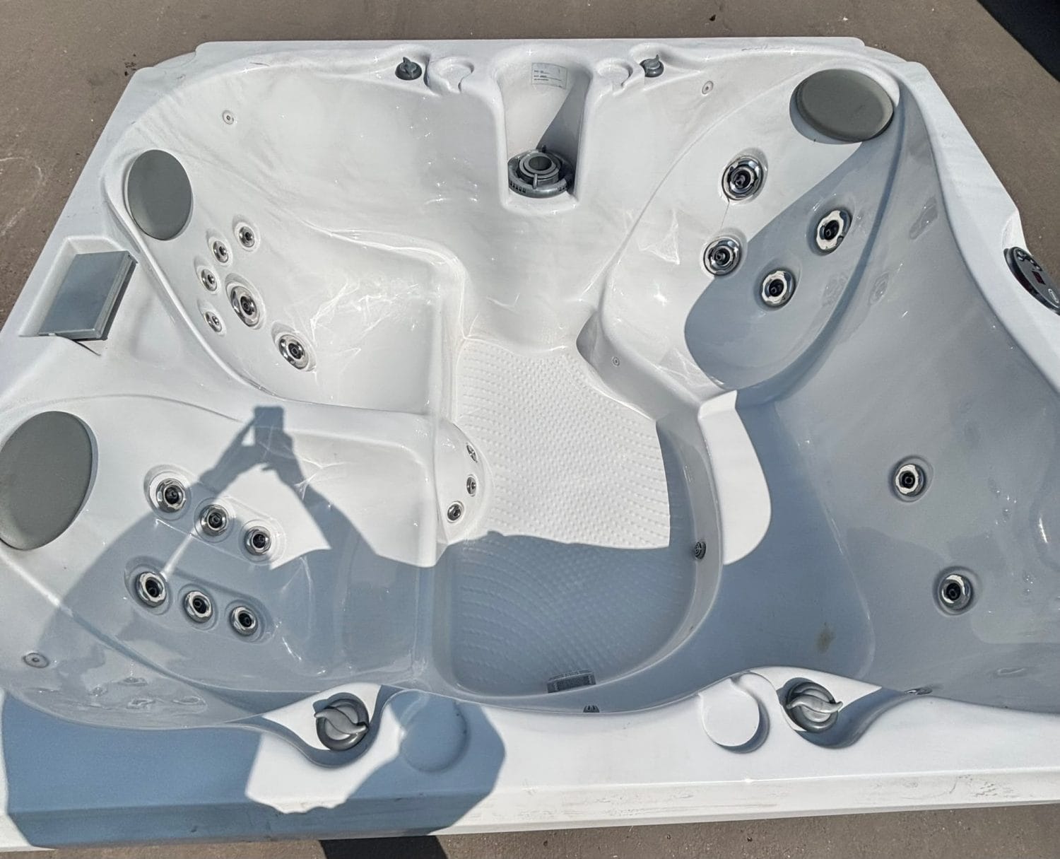 Jacuzzi J225