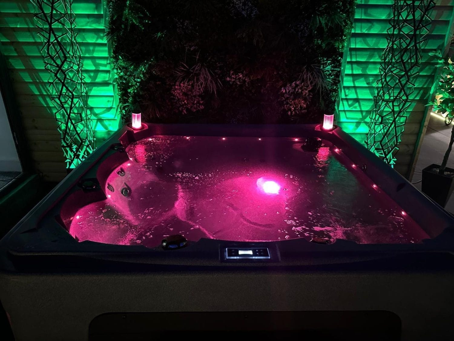 Coral Lagoon 5 Person 3 Seater 2 Lounger Hot Tub