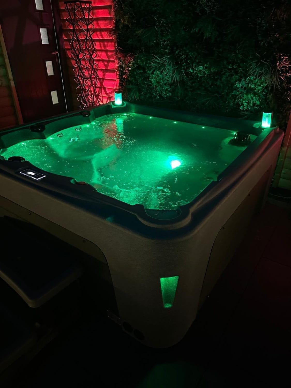 Coral Lagoon 5 Person 3 Seater 2 Lounger Hot Tub