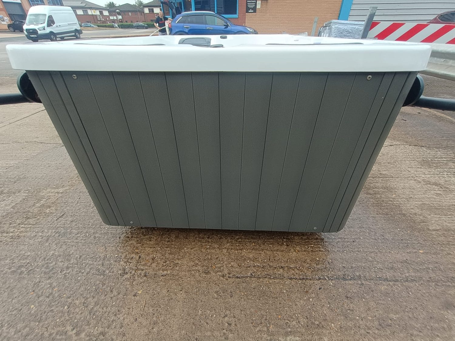 Adonis SE Hot Tub