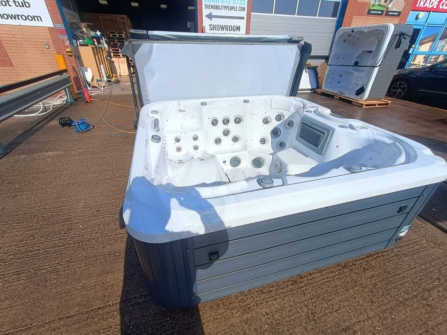 Hydro Active Spas SB366L LUX