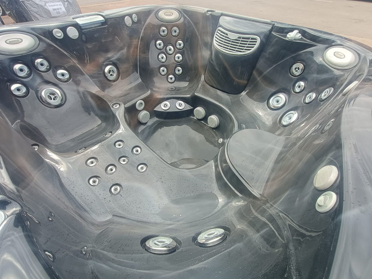 Jacuzzi J335