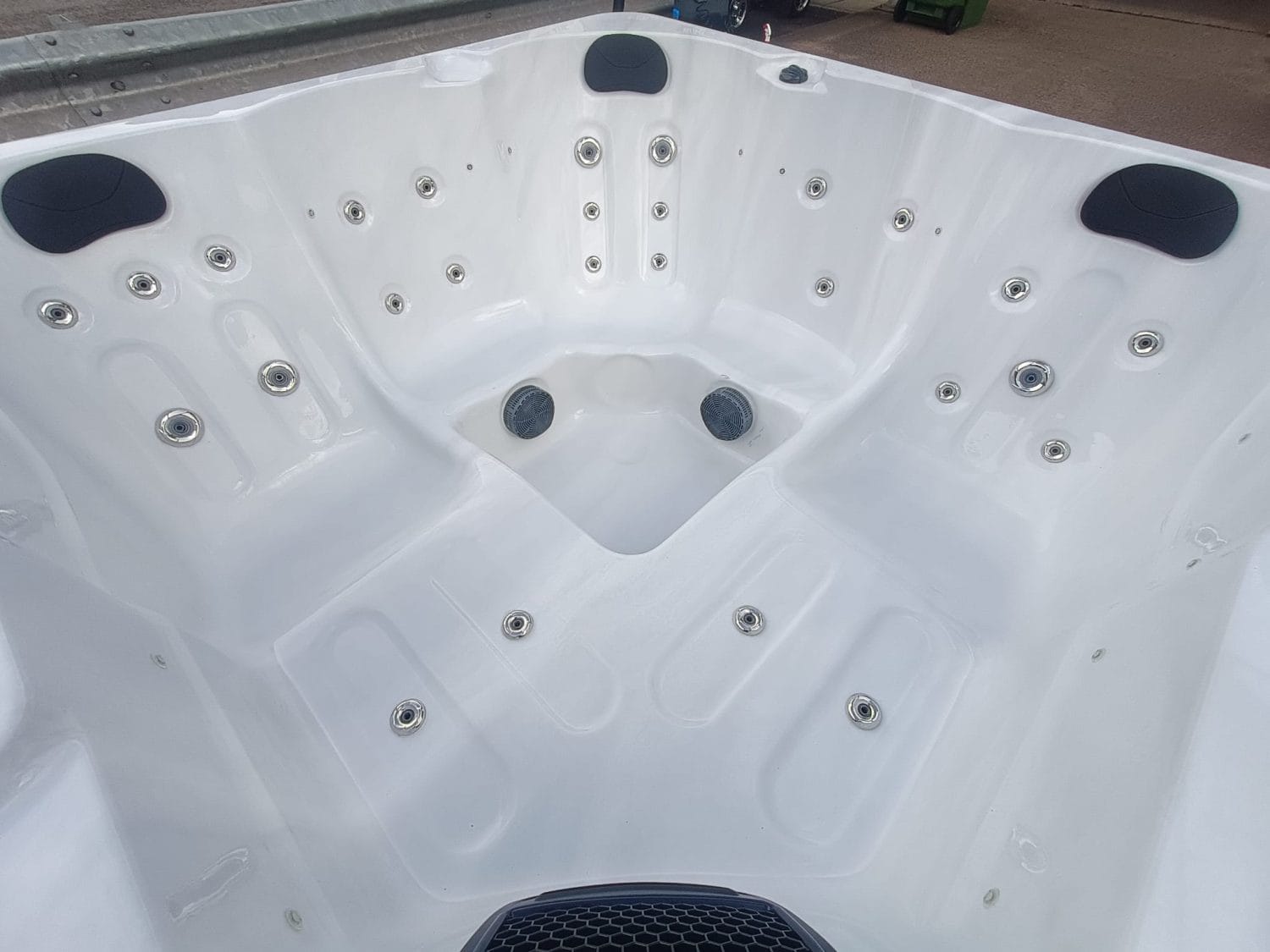Orca Wave Hot Tub