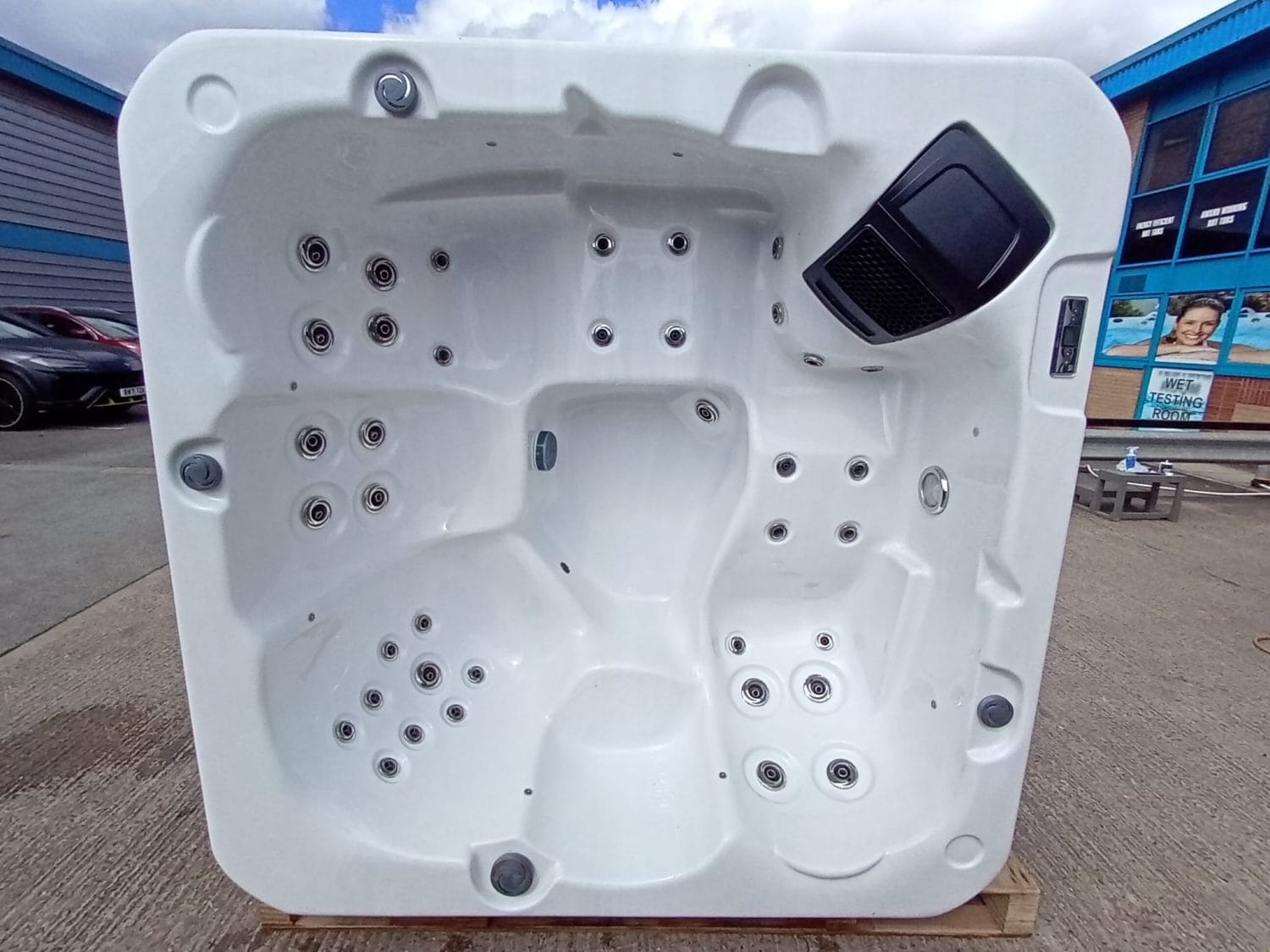 Verona Hot Tub