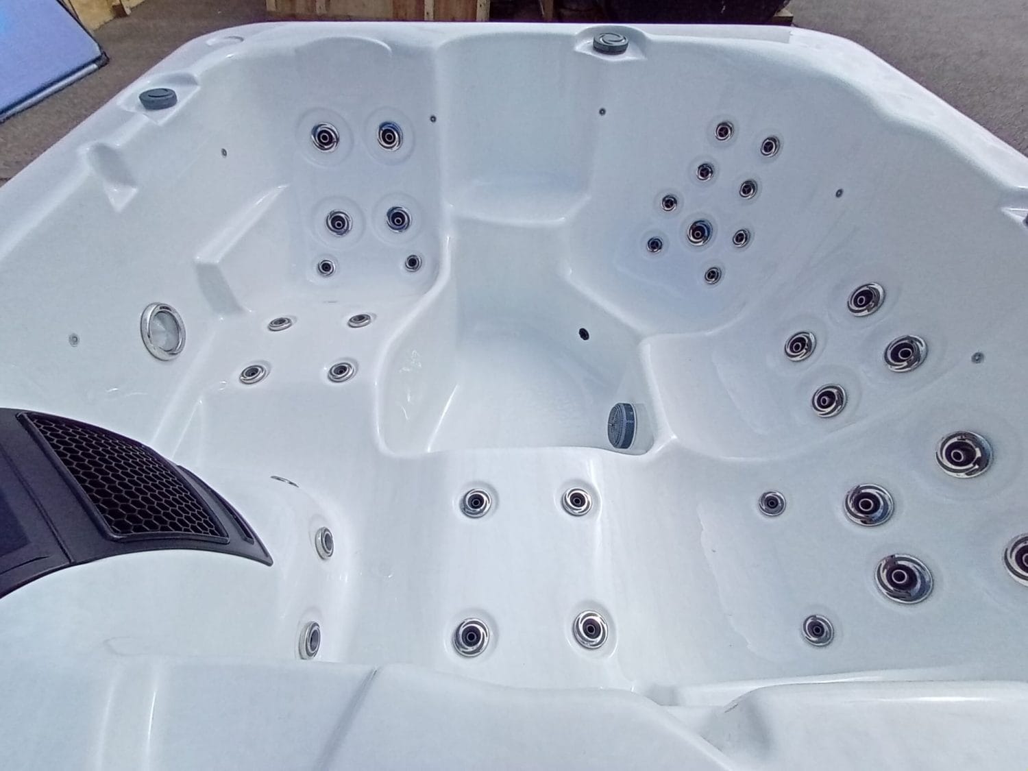 Verona Hot Tub