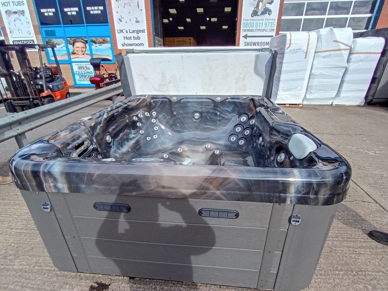 American Style Hot Tub