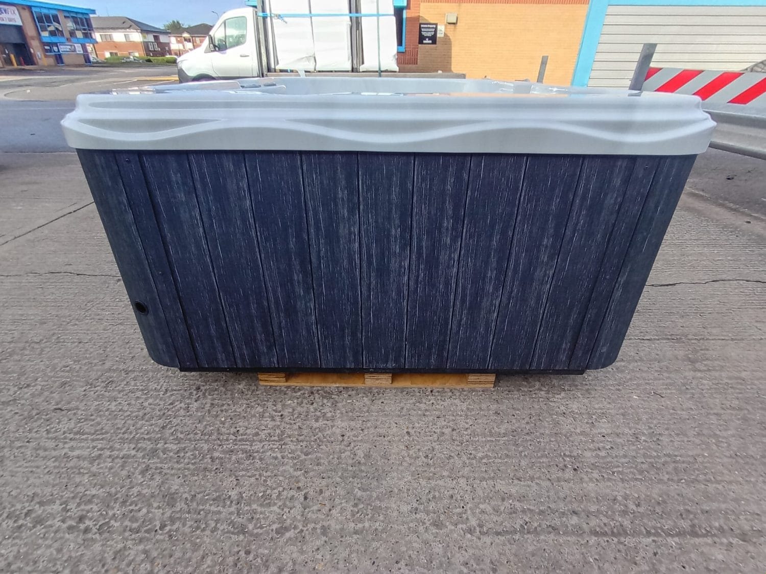 Garden Spa 4 Person Hot Tub