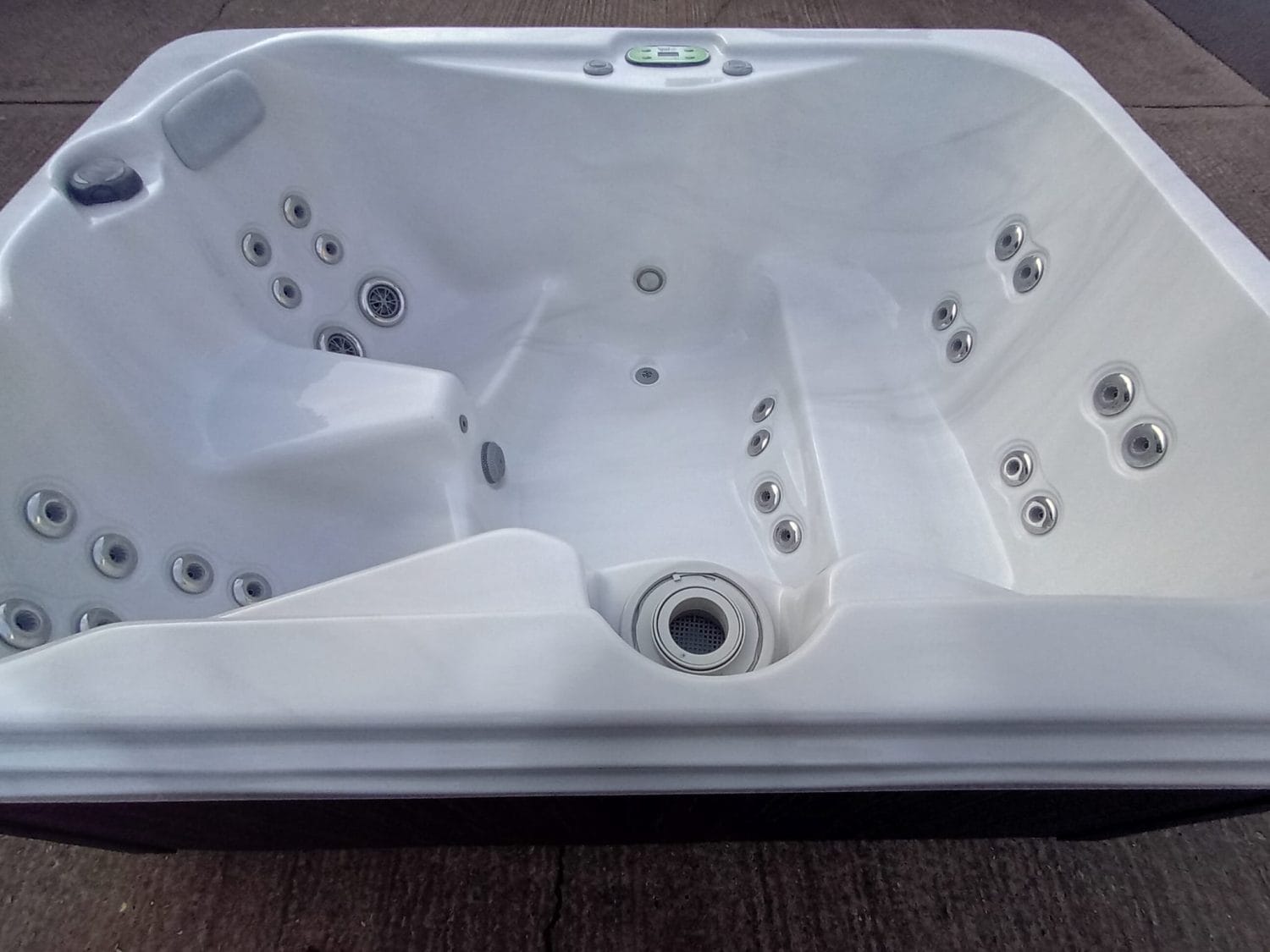 Garden Spa 4 Person Hot Tub