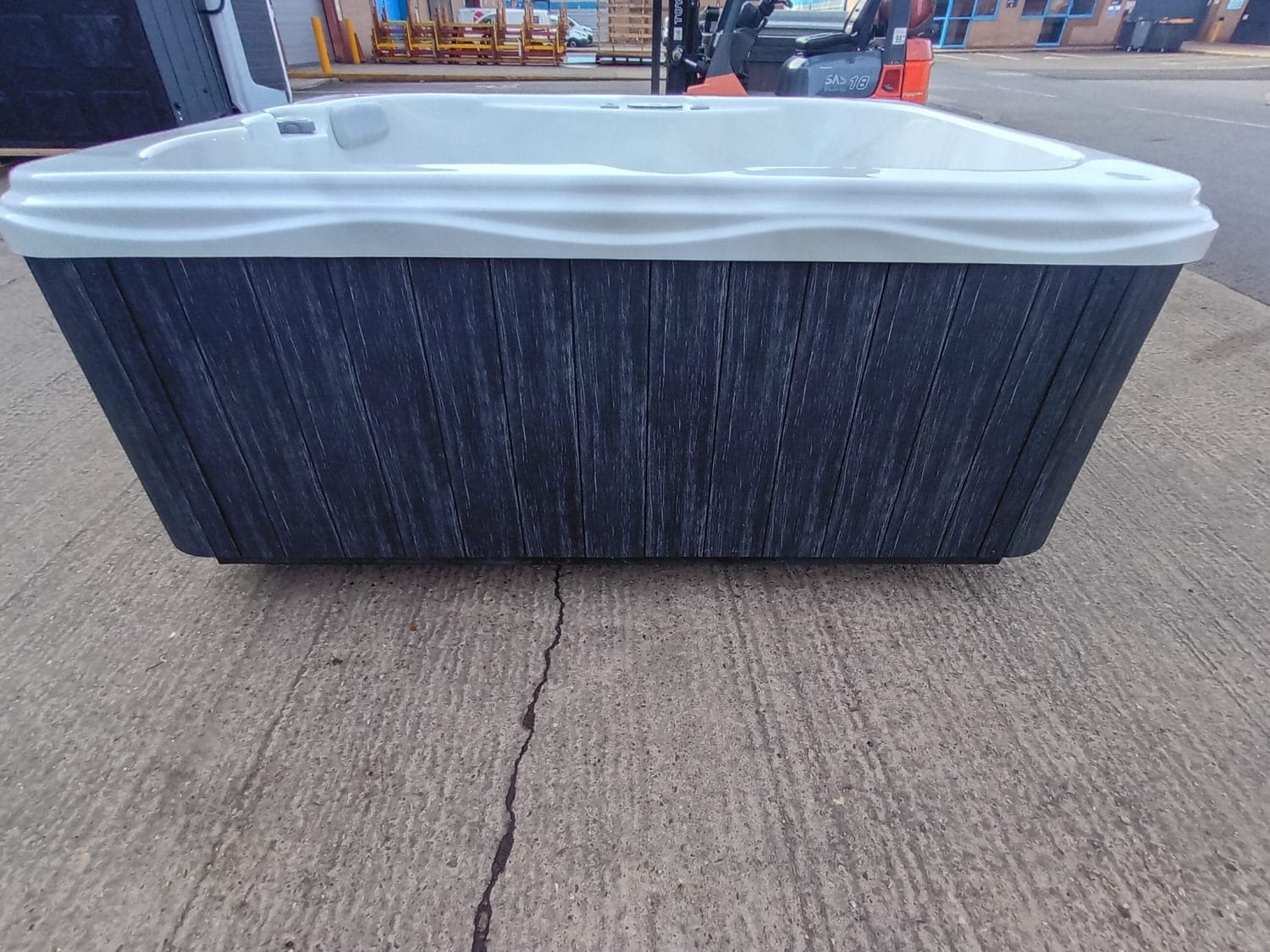 Garden Spa 4 Person Hot Tub