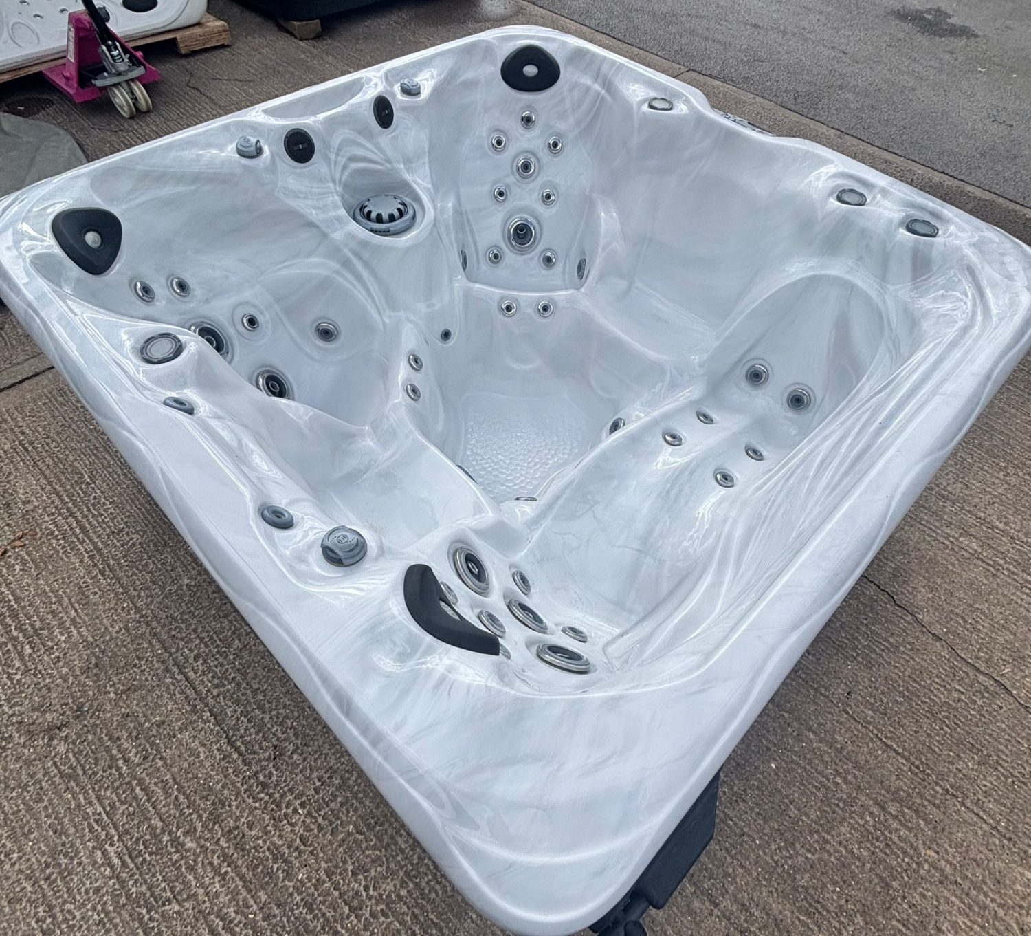 Grizzly Bear Hot Tub