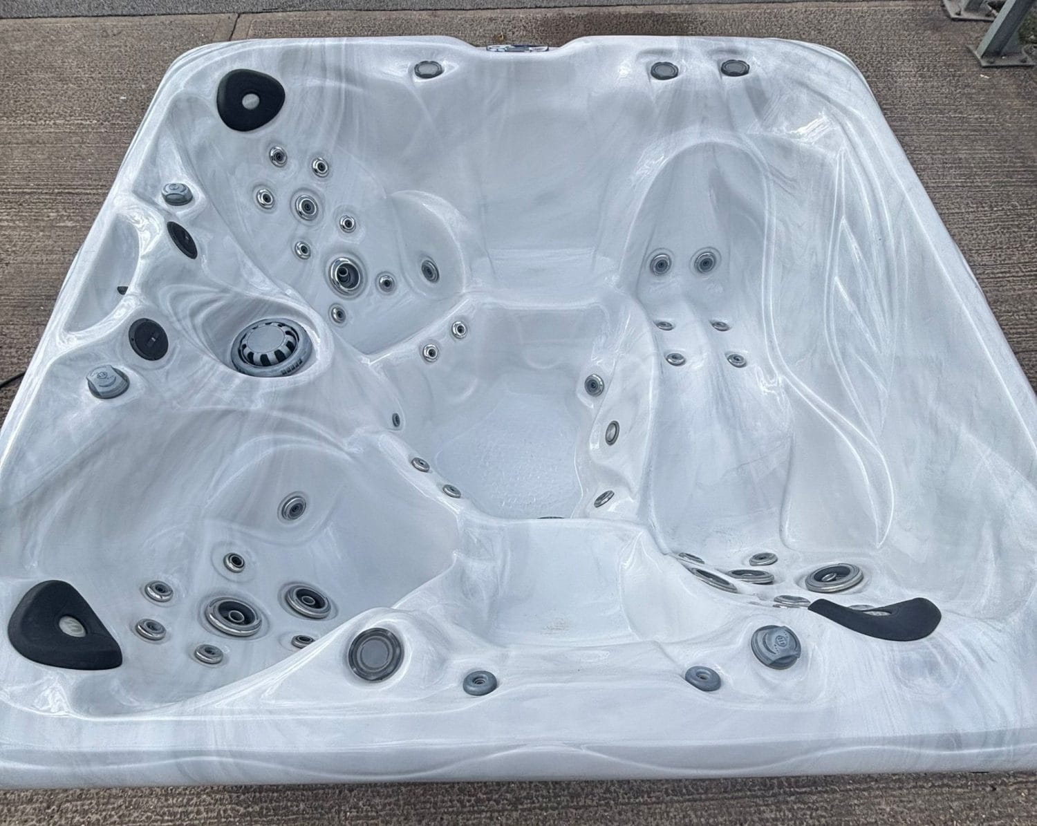 Grizzly Bear Hot Tub