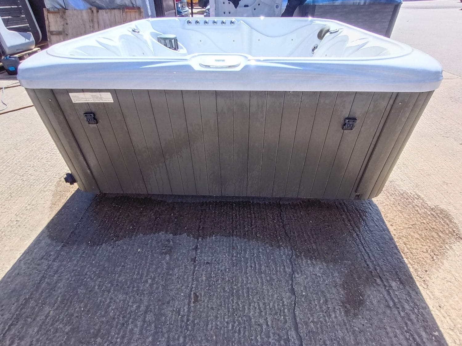 Ocean Grove Hot Tub