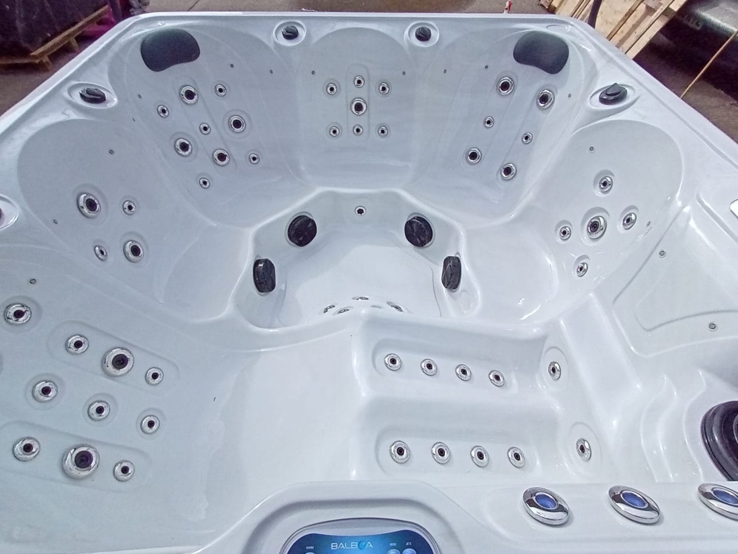 Sky Storm Single V2 6 Person Hot Tub