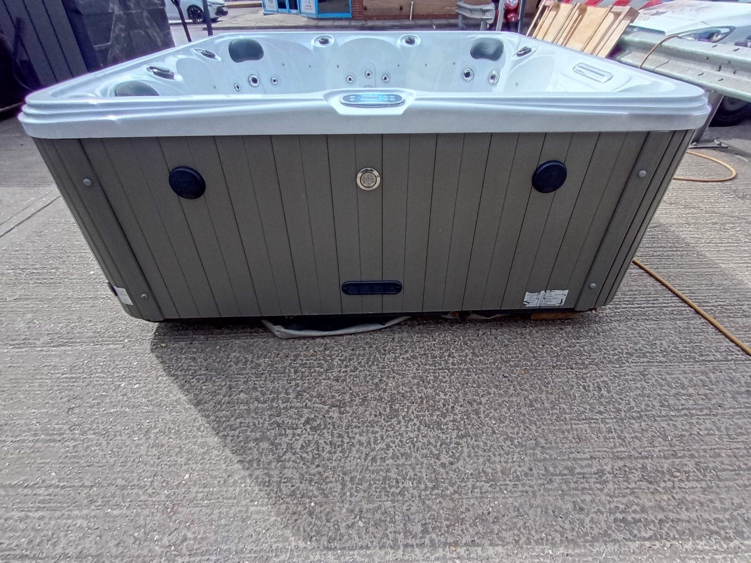 Sky Storm Single V2 6 Person Hot Tub