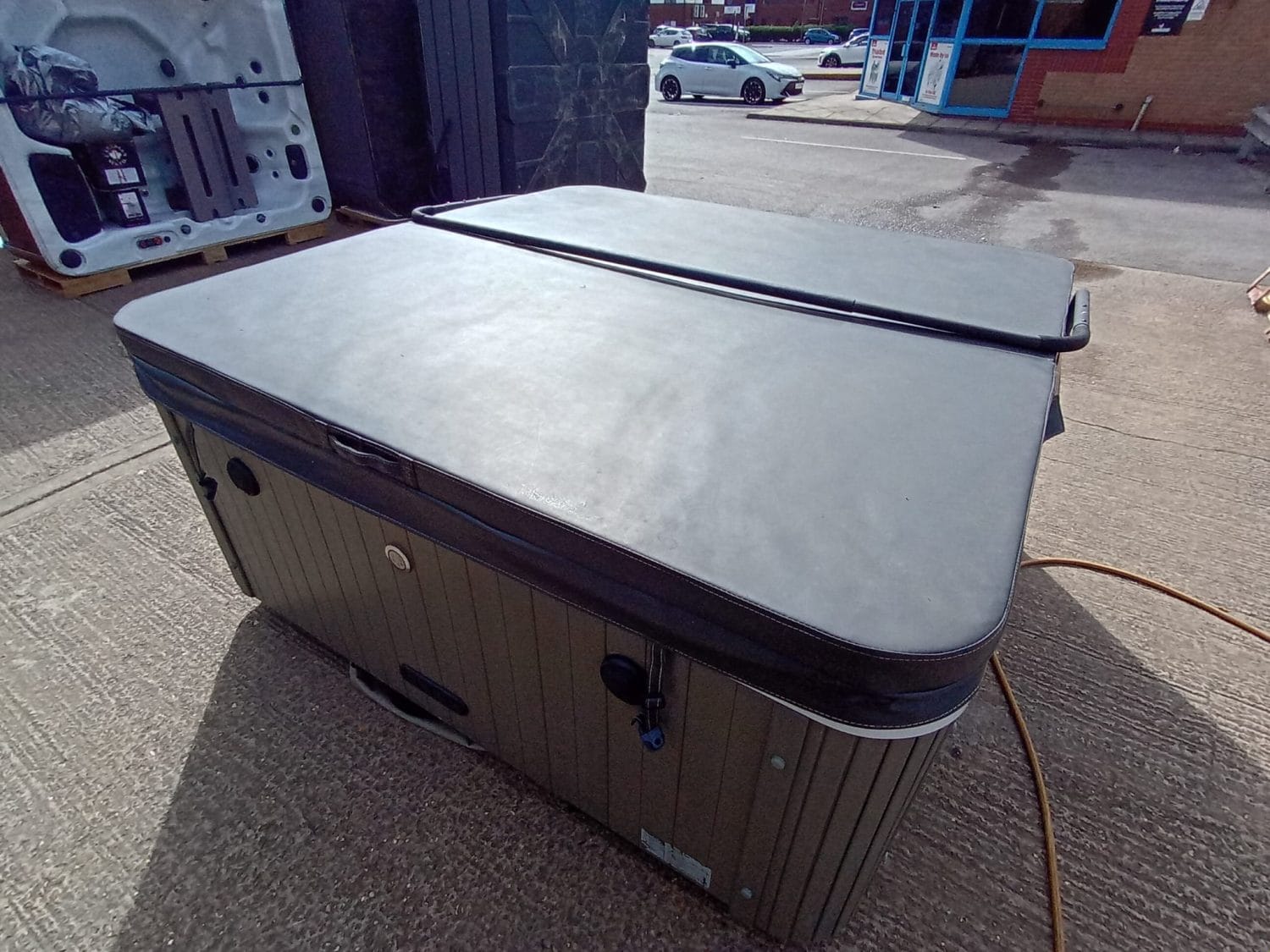 Sky Storm Single V2 6 Person Hot Tub