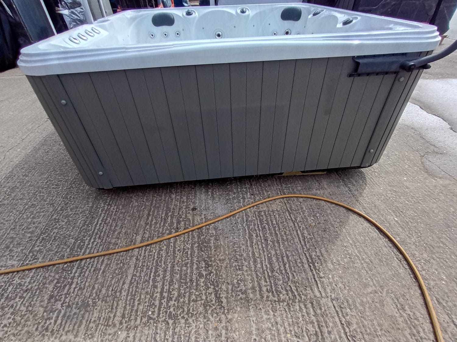 Sky Storm Single V2 6 Person Hot Tub